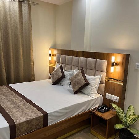 Hotel Mahalaxmi Deluxe New Delhi Eksteriør bilde