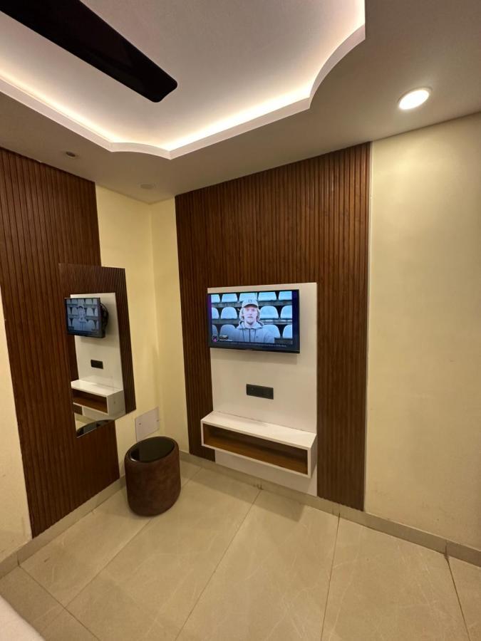 Hotel Mahalaxmi Deluxe New Delhi Eksteriør bilde