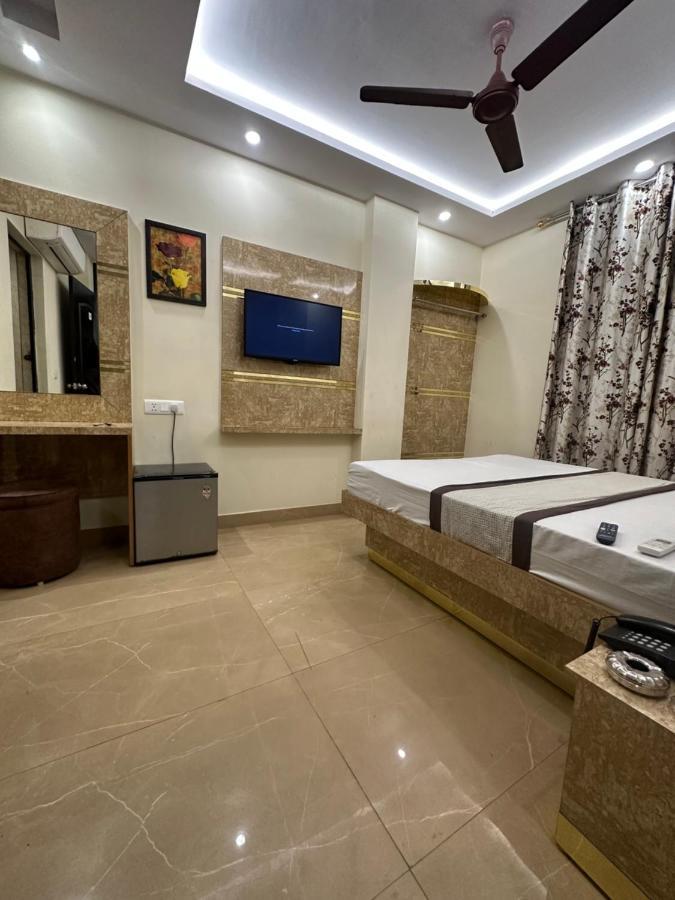 Hotel Mahalaxmi Deluxe New Delhi Eksteriør bilde