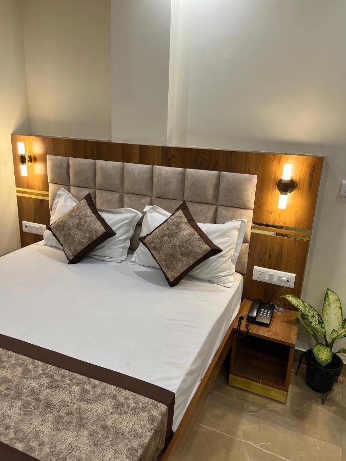 Hotel Mahalaxmi Deluxe New Delhi Eksteriør bilde